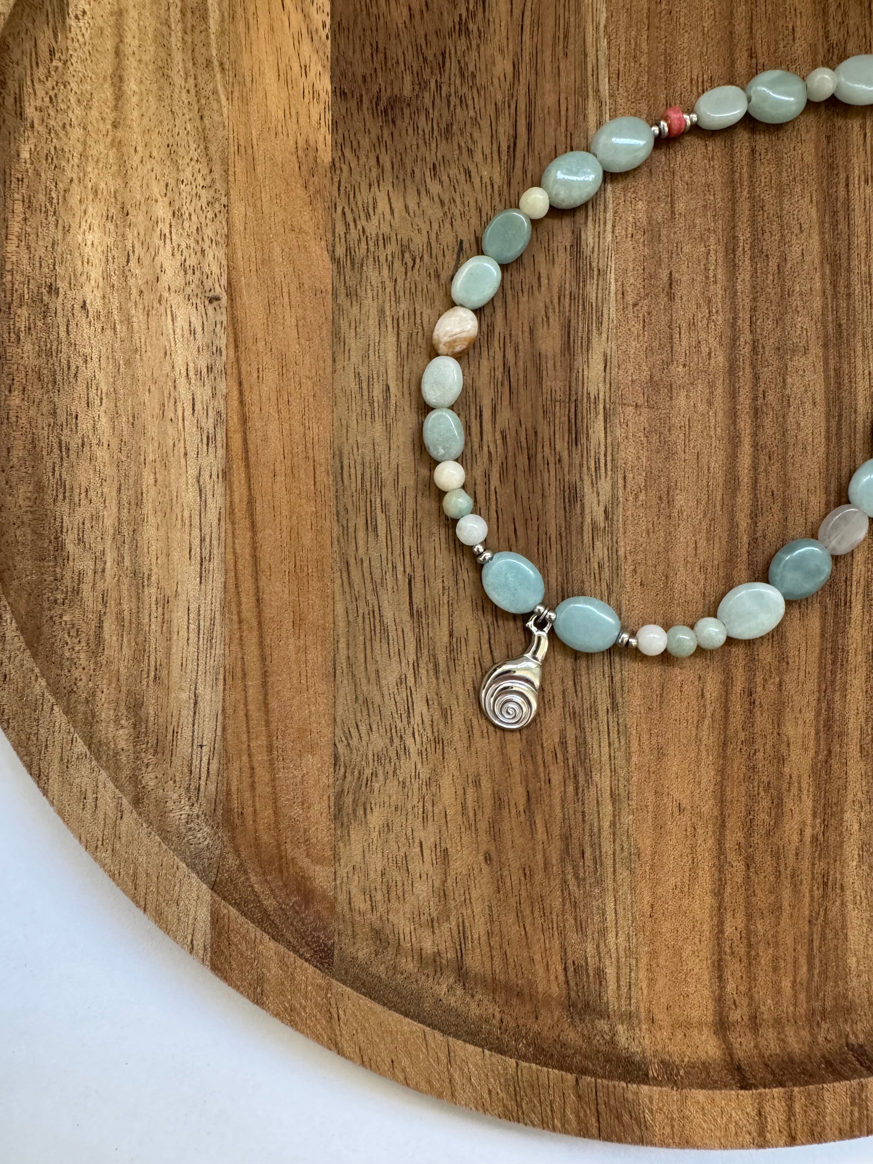 שרשרת אבנים קונכיה