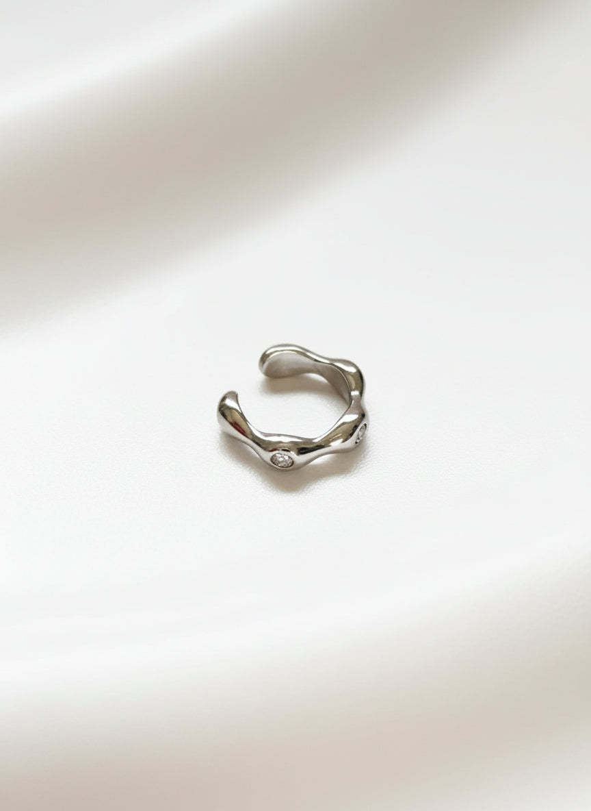 עגיל ללא חור עיניים