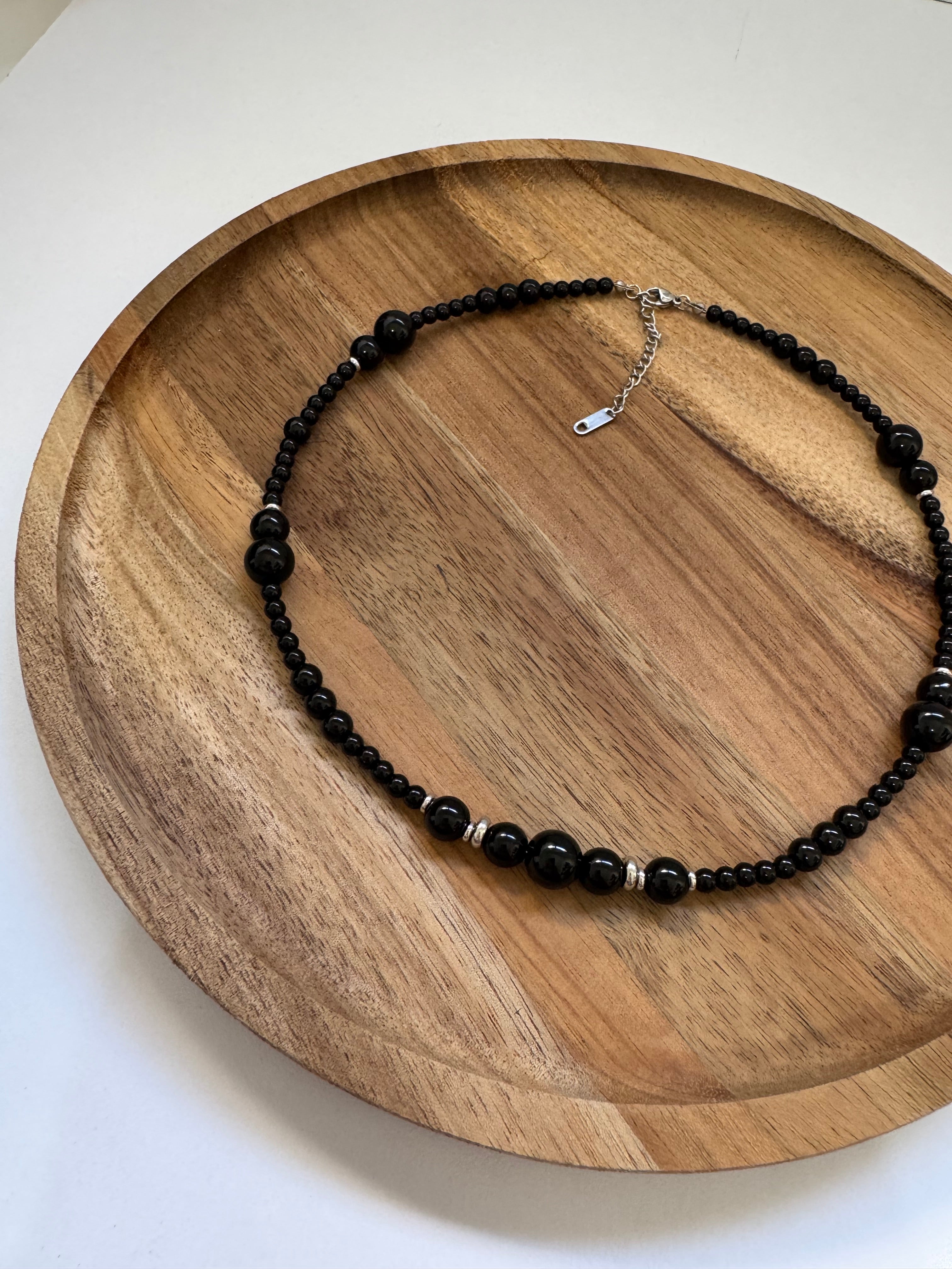 שרשרת חרוזים שחור