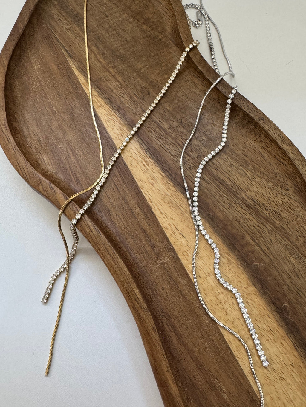 שרשרת עניבה חצי קריסטלים