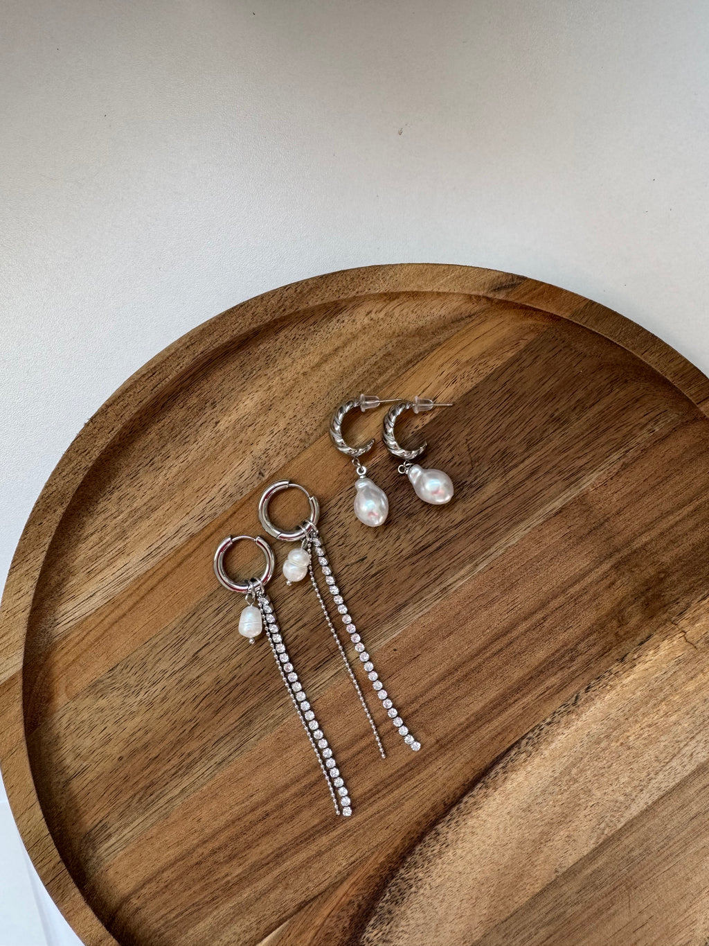 עגילי פנינה חצי חישוק