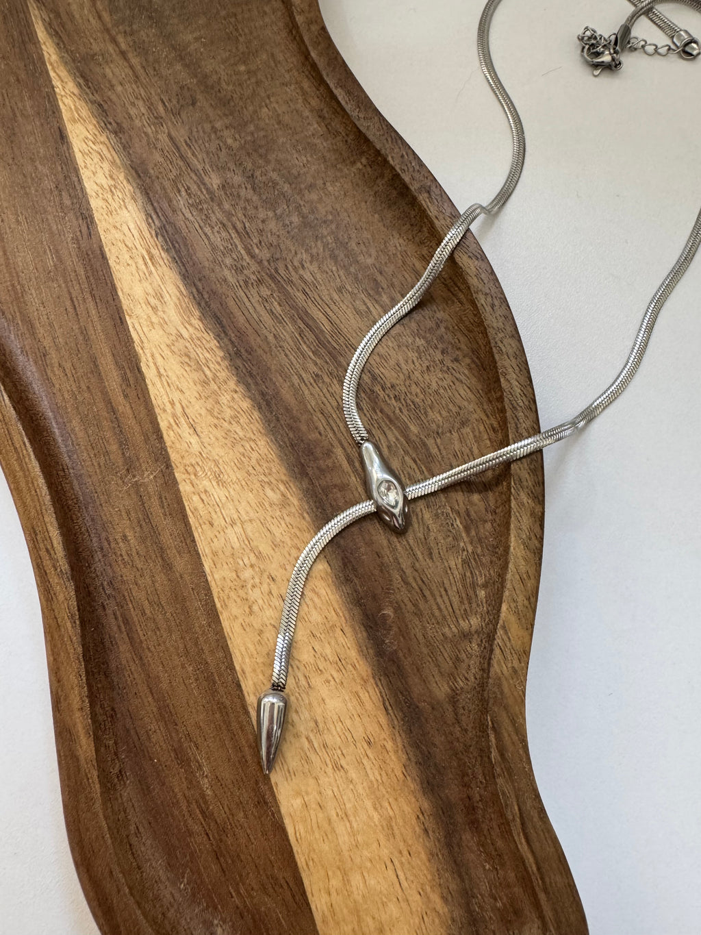 שרשרת עניבה נחש