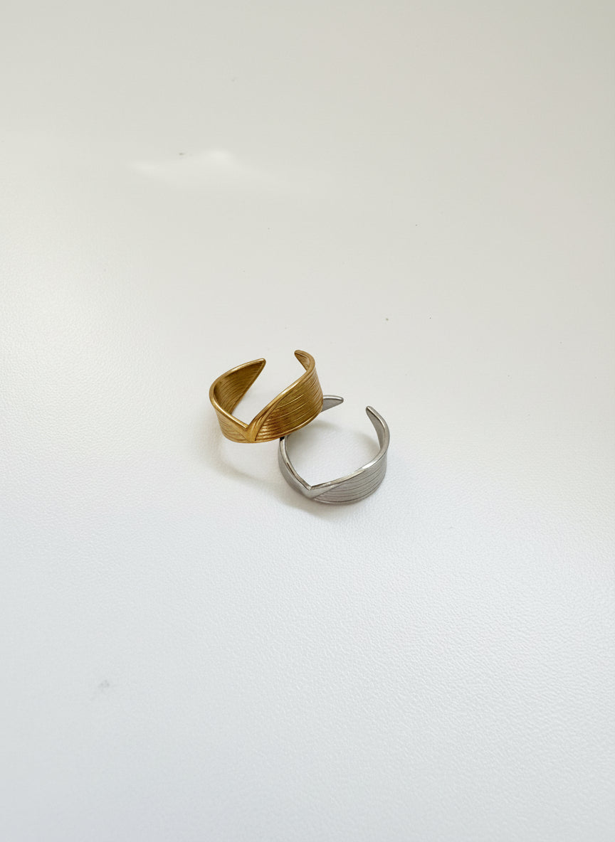 טבעת וי עבה