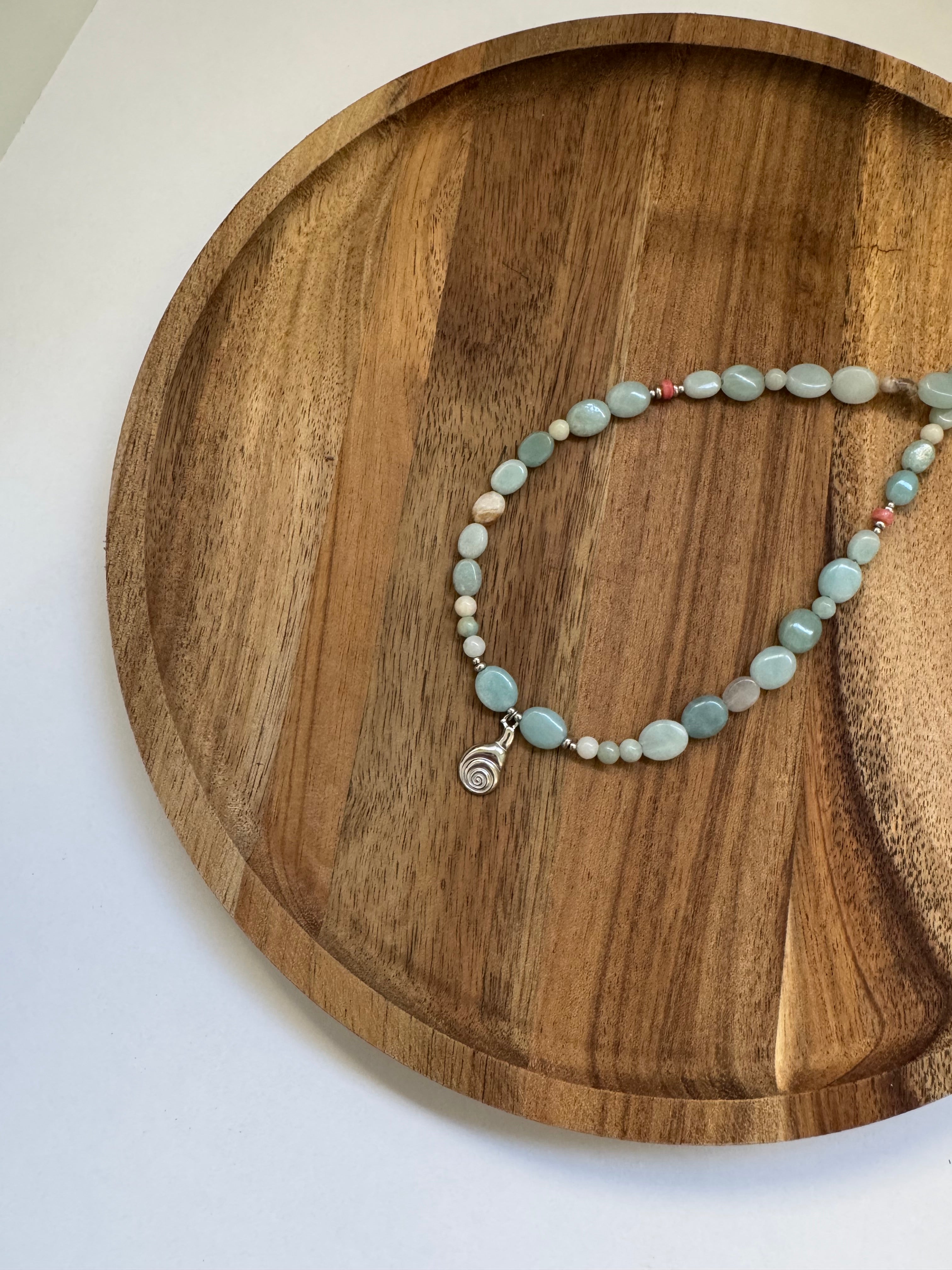 שרשרת אבנים קונכיה