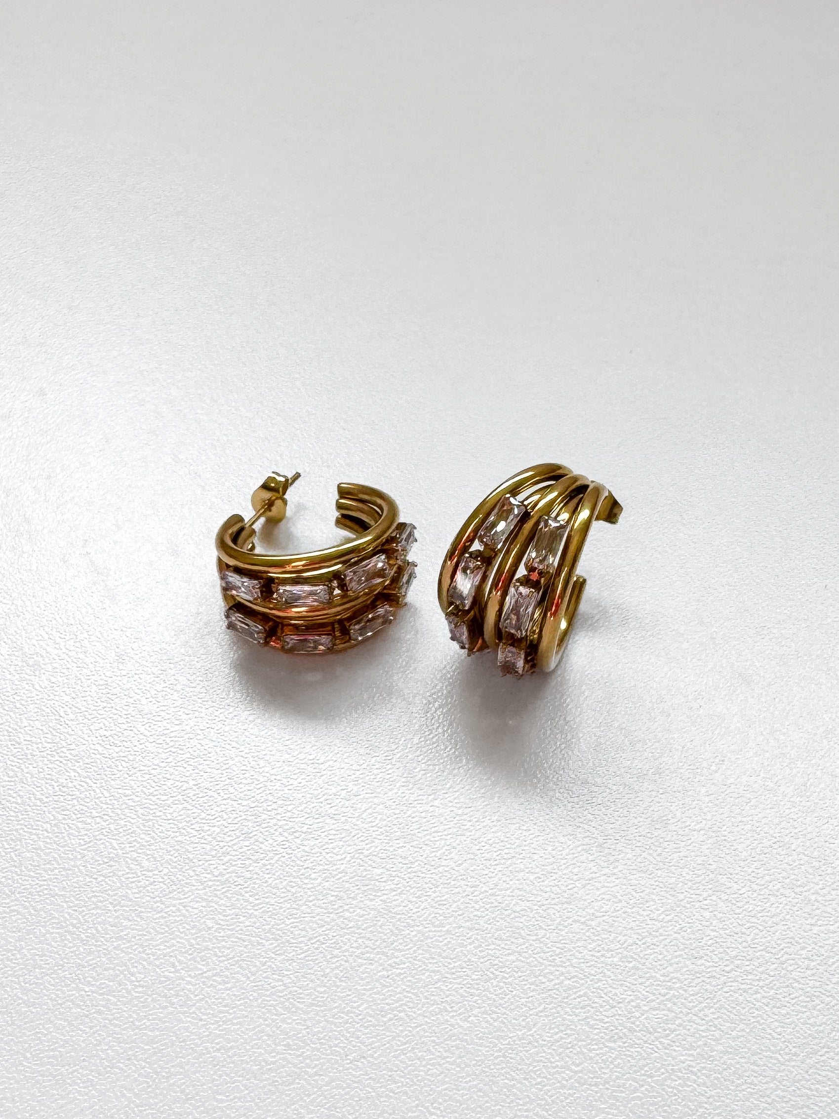 עגילי חישוק חצי