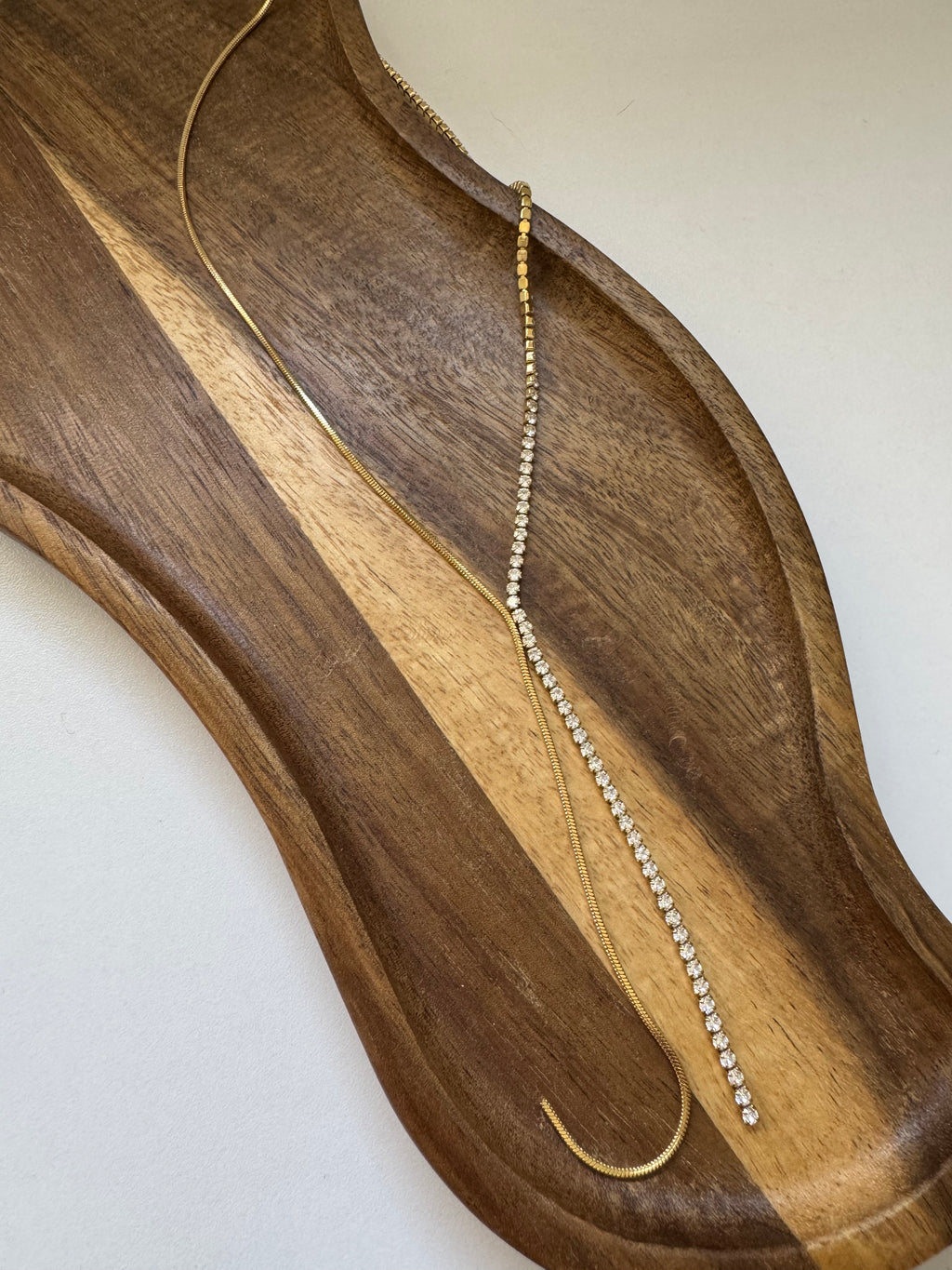 שרשרת עניבה חצי קריסטלים