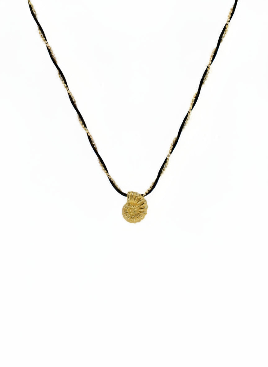 שרשרת חוט קונכיה