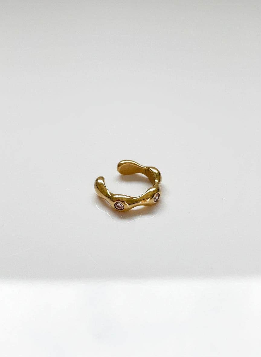 עגיל ללא חור עיניים