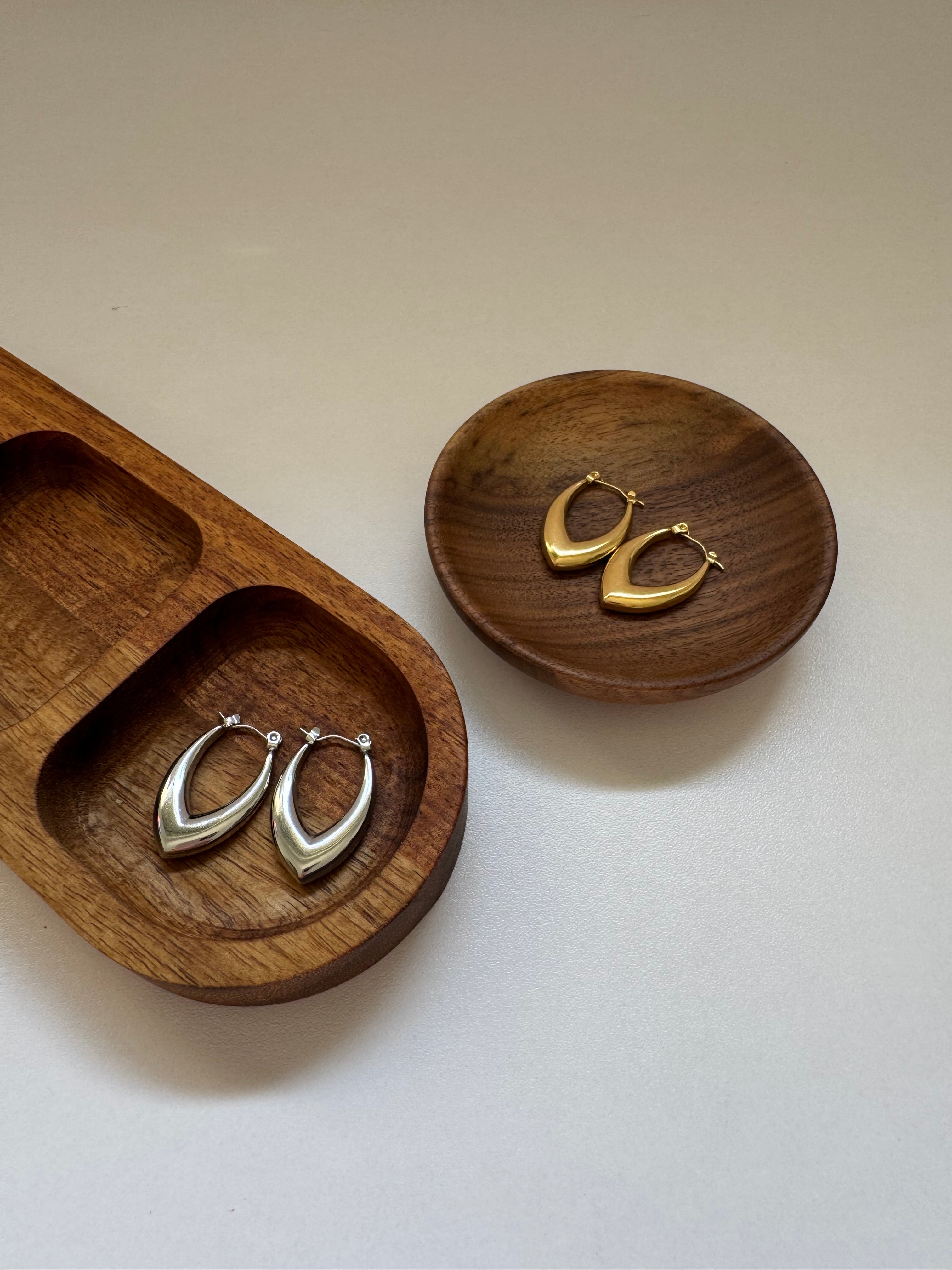 עגילים קלאסיים