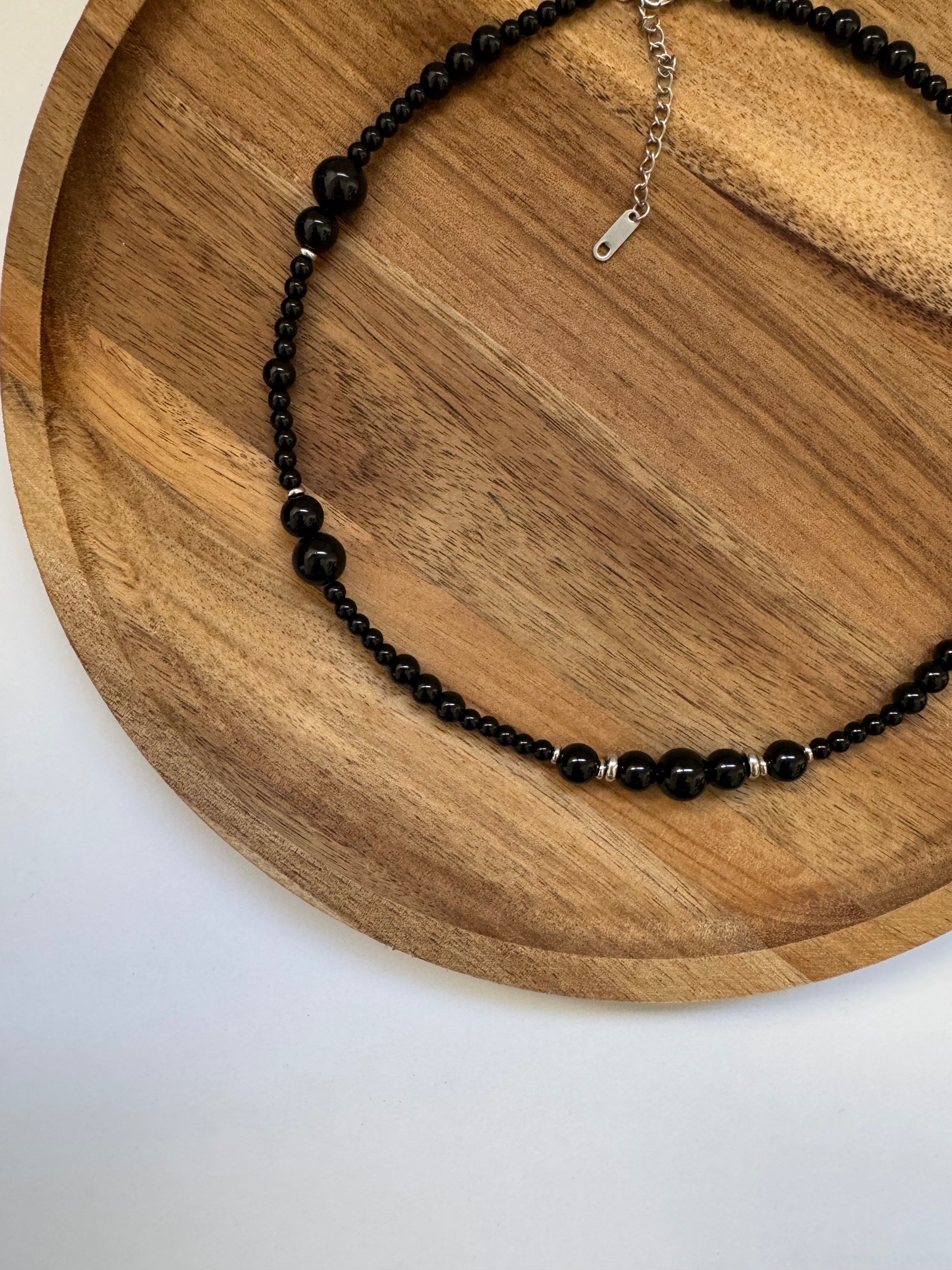 שרשרת חרוזים שחור