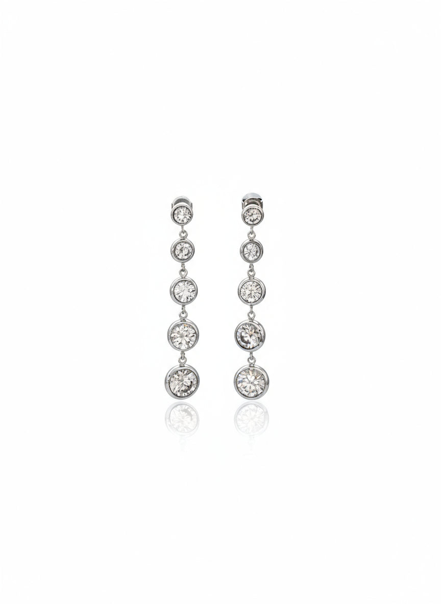 עגילי זירקונים נופלים