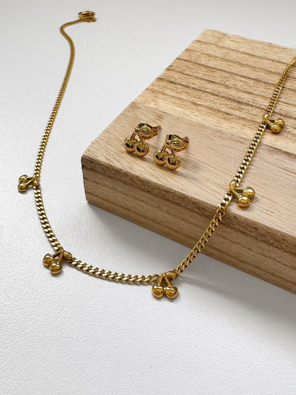 שרשרת דובדבנים