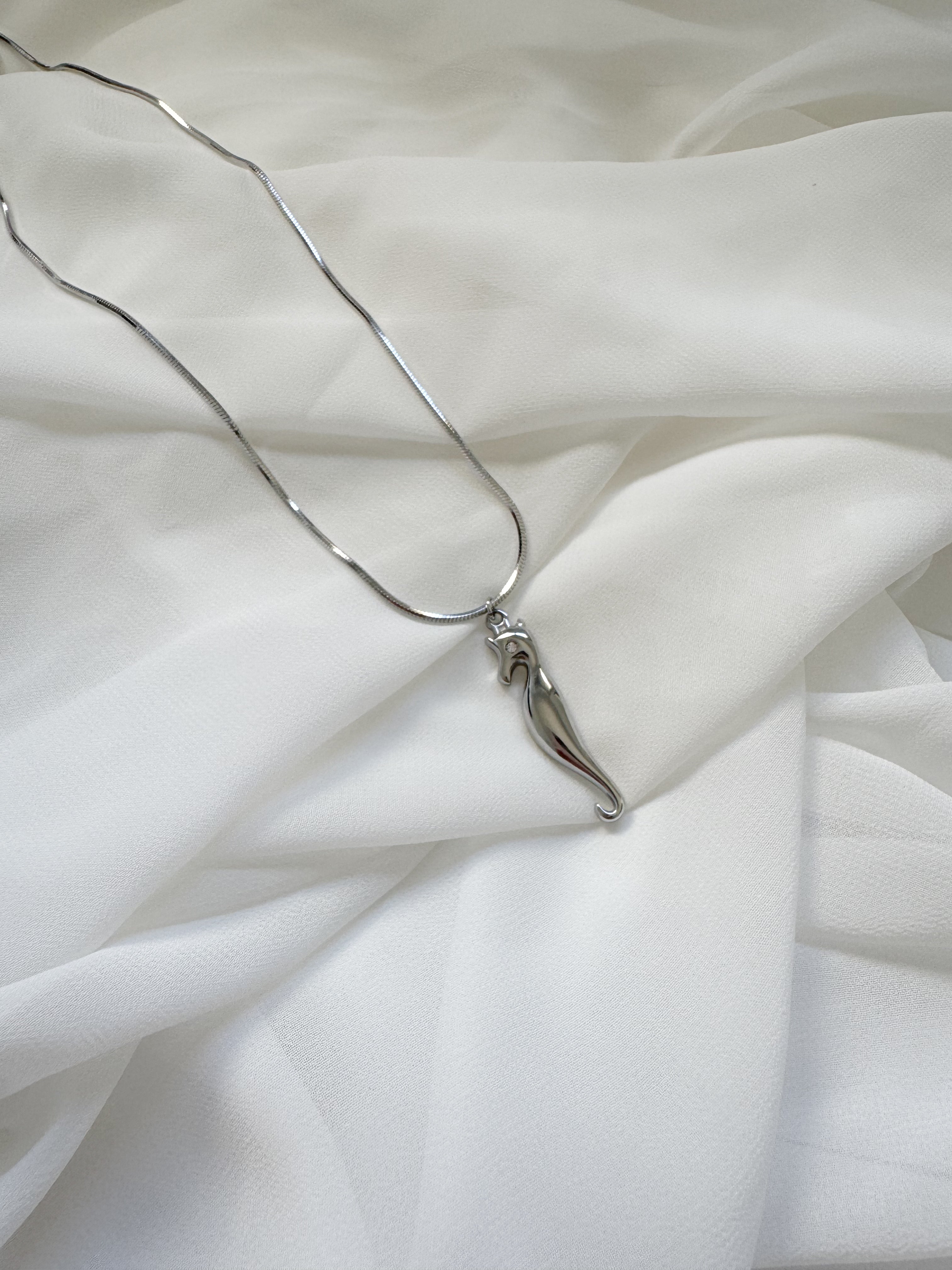 שרשרת תליון סוס ים