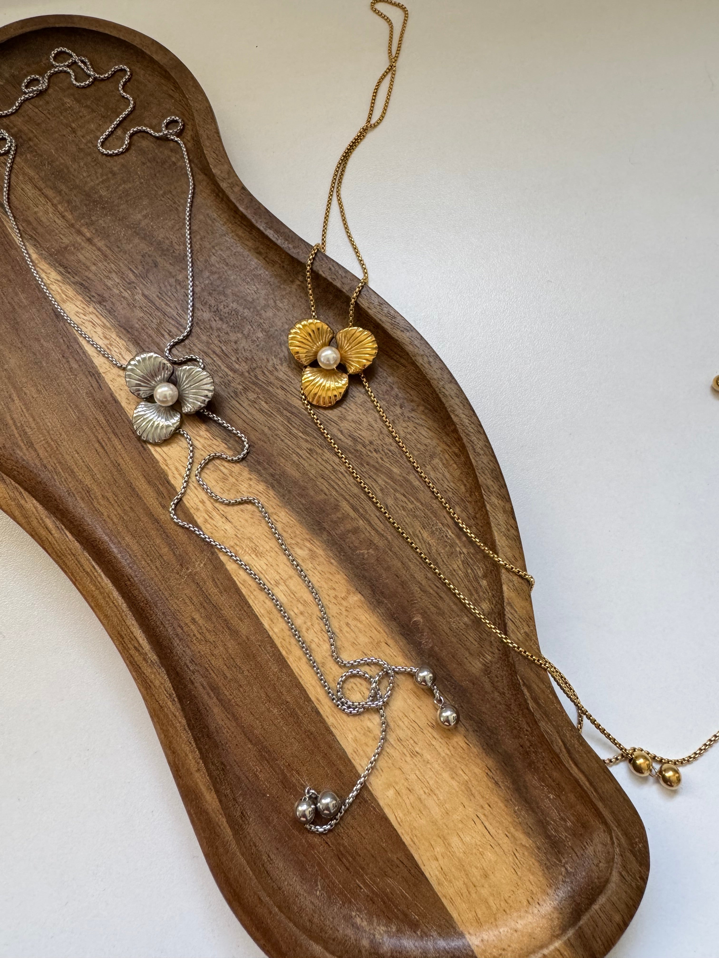 שרשרת עניבה פרח