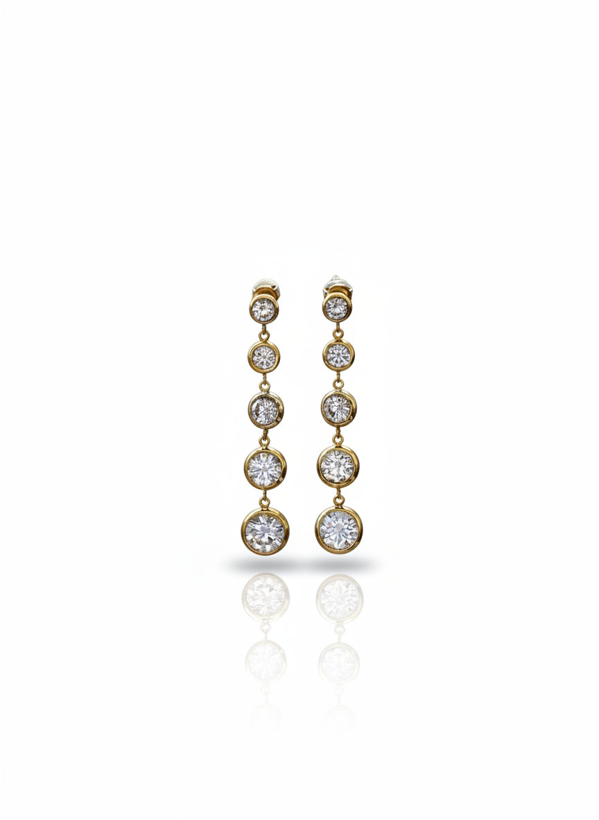 עגילי זירקונים נופלים