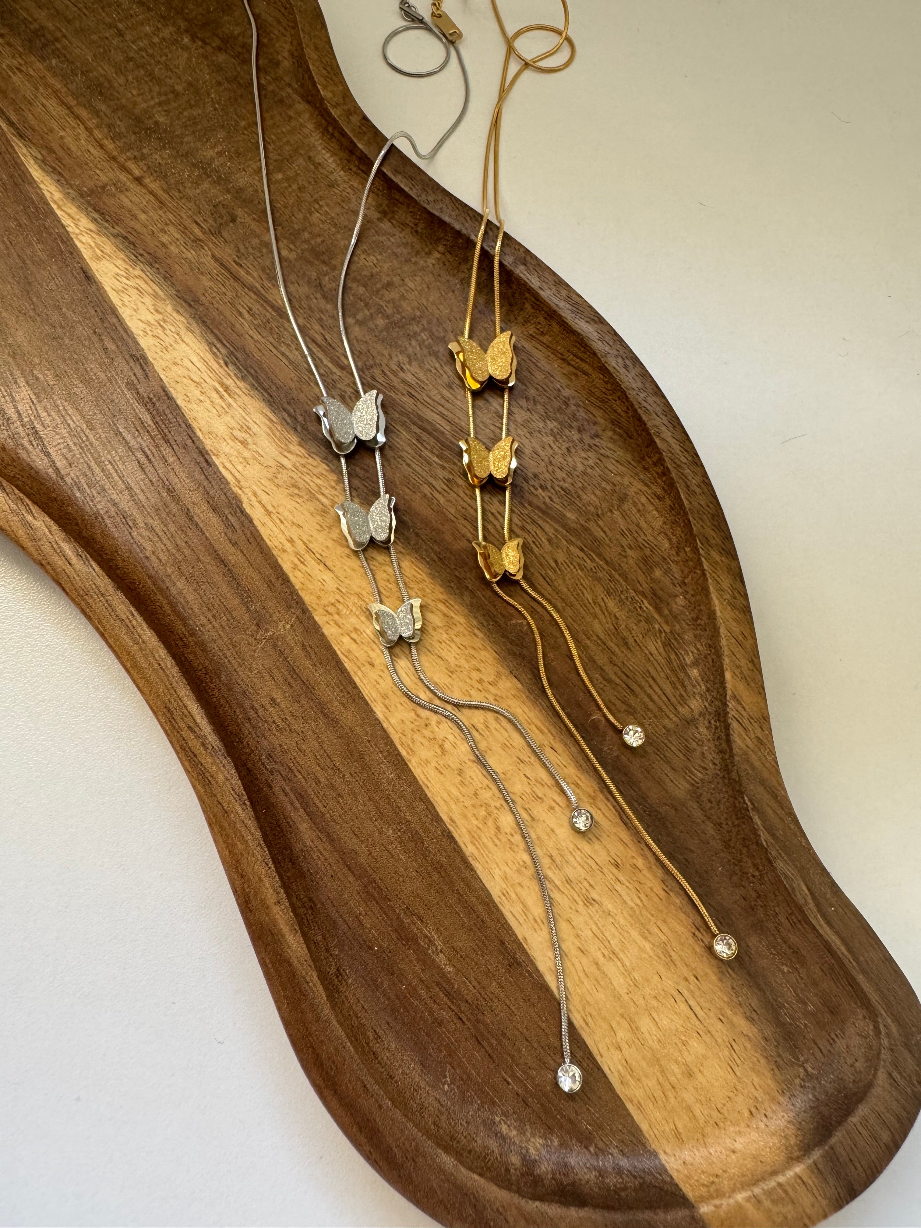 שרשרת עניבה פרפרים