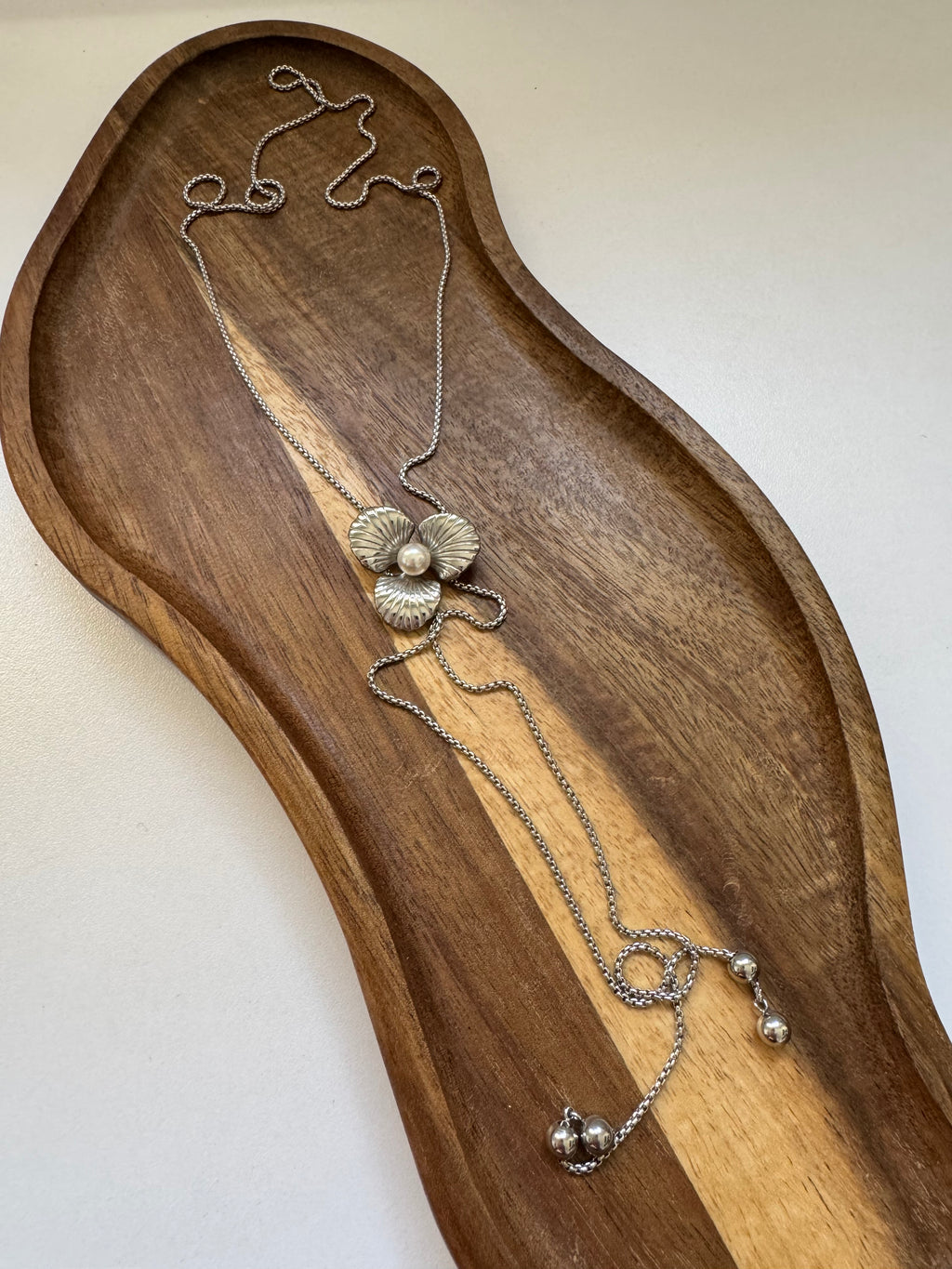 שרשרת עניבה פרח