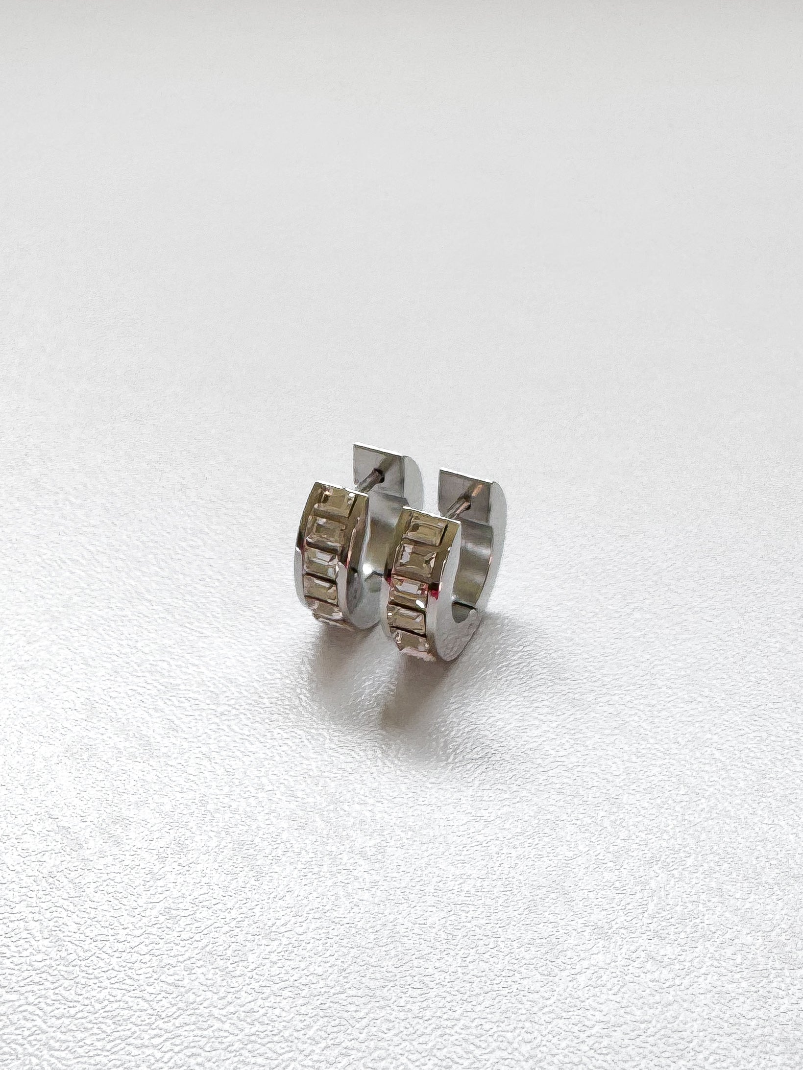 עגילי חישוק אבני קריסטלים