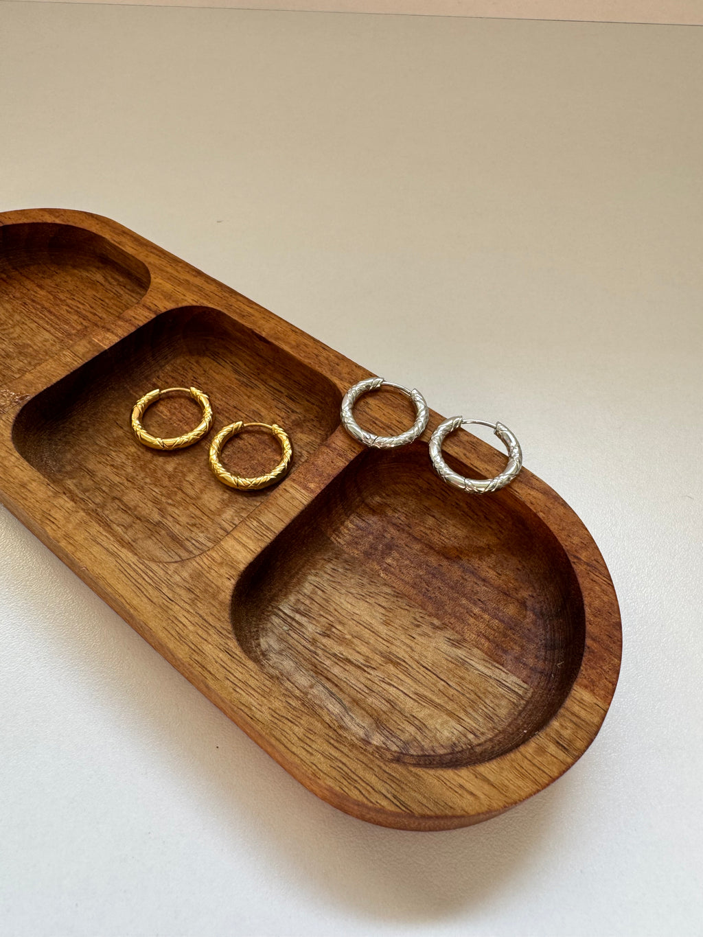 עגילי חישוק נחש