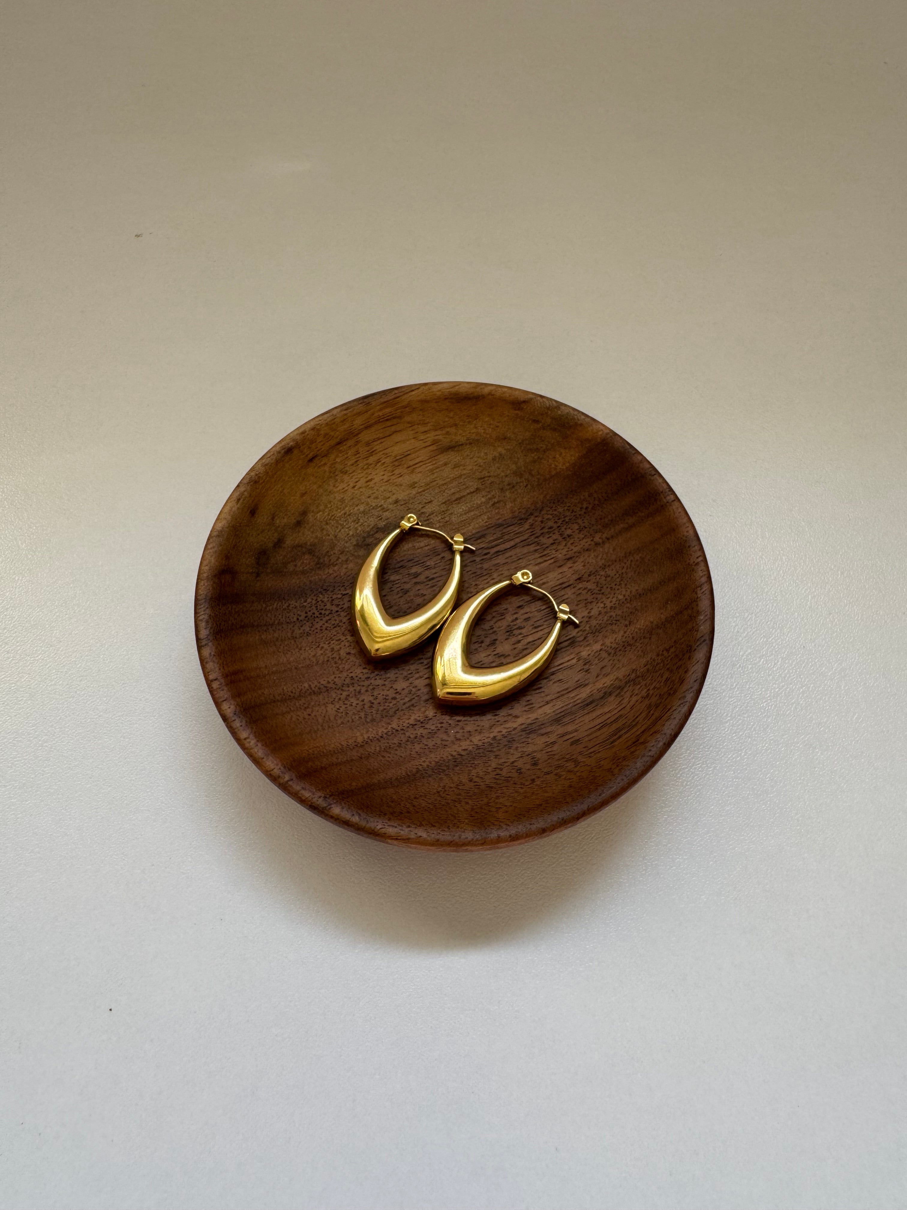 עגילים קלאסיים